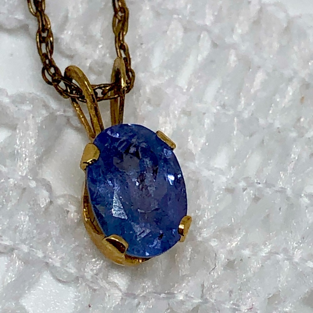 Vintage Tanzanite rare one carat set in 14 carat gold
